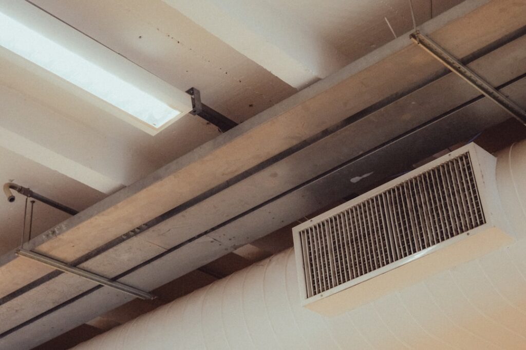 ductless vs ducted HVAC systems in a comfortable home - ductless vs ducted cost and comfort comparison